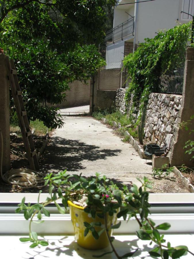 Apartments And Room Lemon วิส ภายนอก รูปภาพ