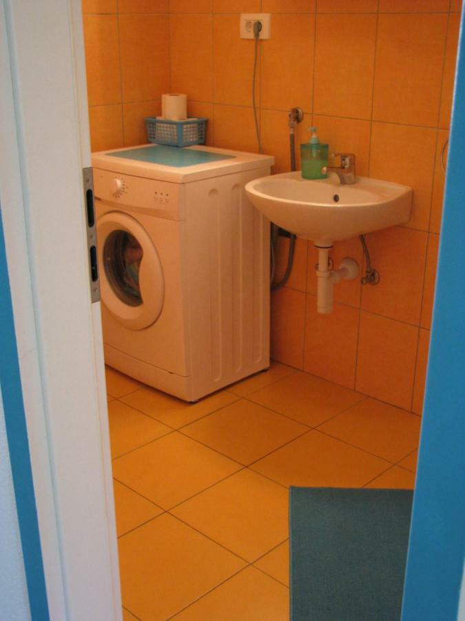Apartments And Room Lemon วิส ภายนอก รูปภาพ